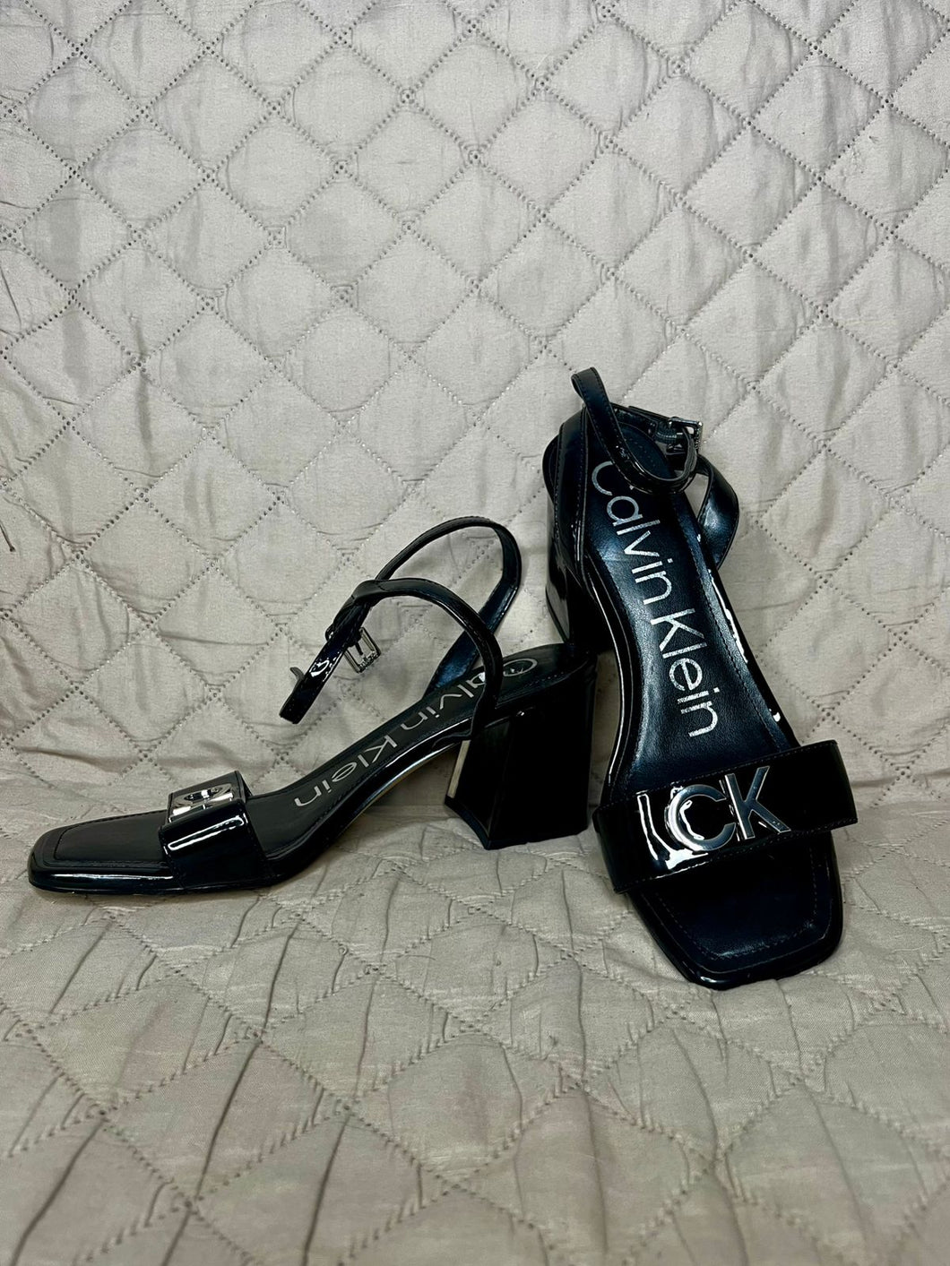 CALVIN KLEIN Tacos Negros (Talla 7, 7.5 US)