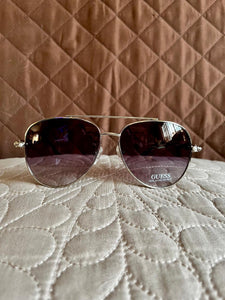 GUESS Lentes de Sol con Puntos Plateados de Lado (Mujer)
