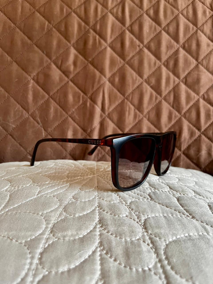 GUESS Lentes de Sol Marrón Atigrado (Unisex)