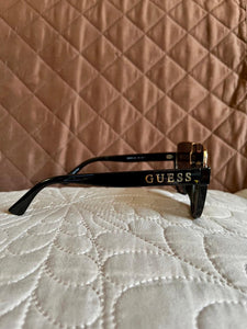GUESS Lentes de Sol Negro con Dorado (Mujer)