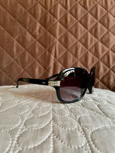 GUESS Lentes de Sol Negro con Plateado al Lado (Mujer)