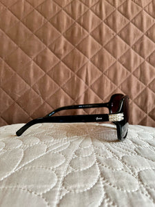 GUESS Lentes de Sol Negro con Plateado al Lado (Mujer)