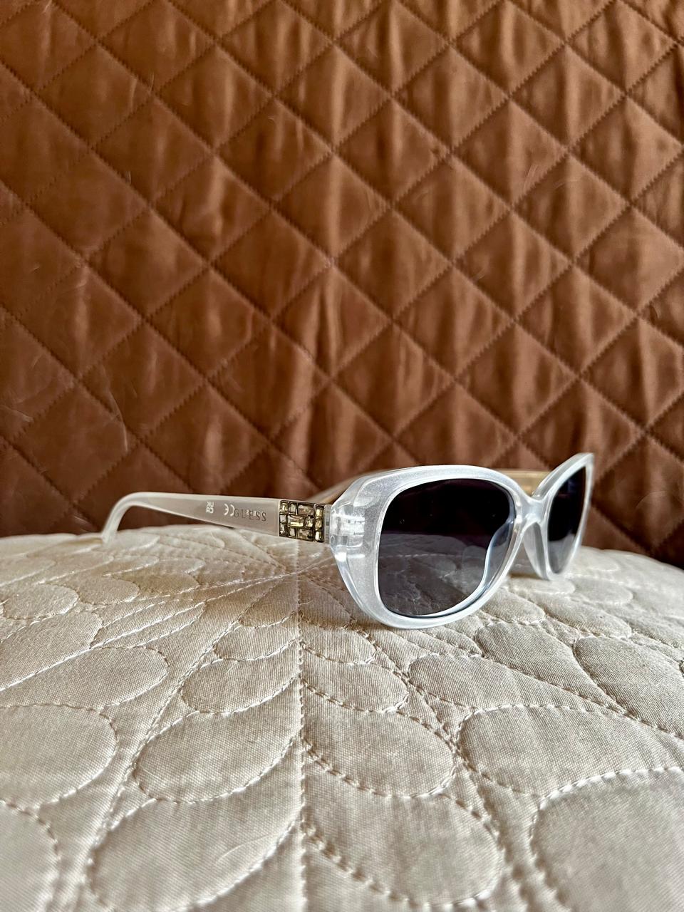 GUESS Lentes de Sol Transparente (Mujer)