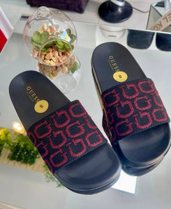 GUESS Sandalias Negro/Vino (Talla 8 US)