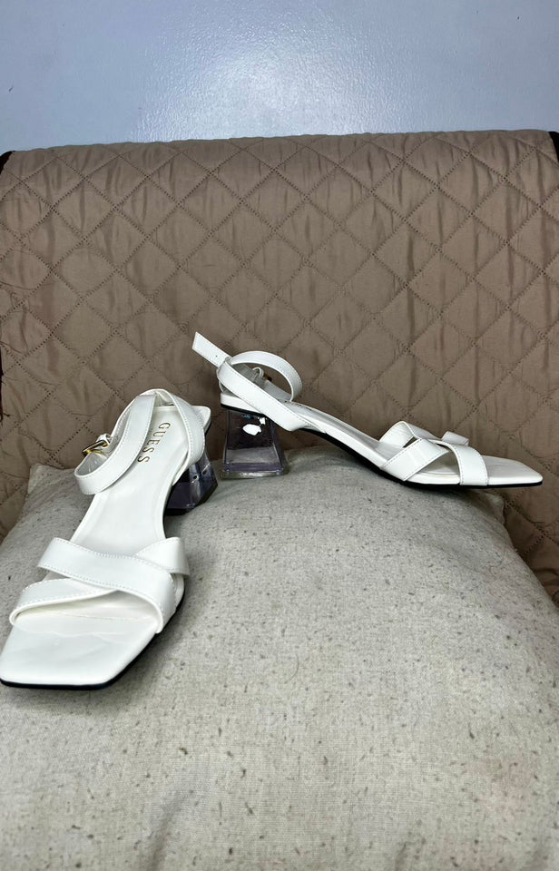GUESS Sandalias Blancas (Talla 7 US)