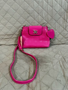 JUICY COUTURE Live Laugh Juicy Crossbody Fucsia