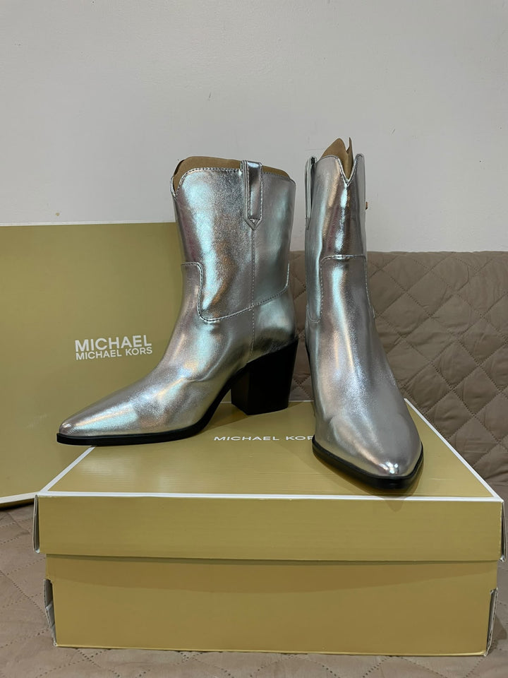 MICHAEL KORS Botines Plateados (Talla 7.5 US)
