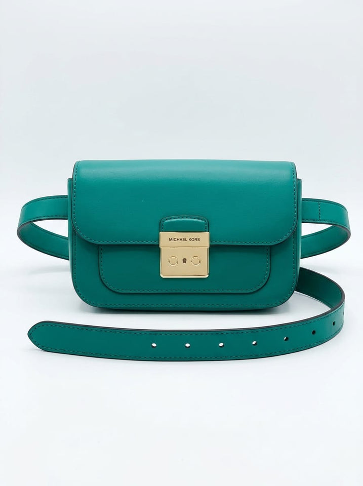 MICHAEL KORS Riñonera Sloan Verde Jade (Talla SM)
