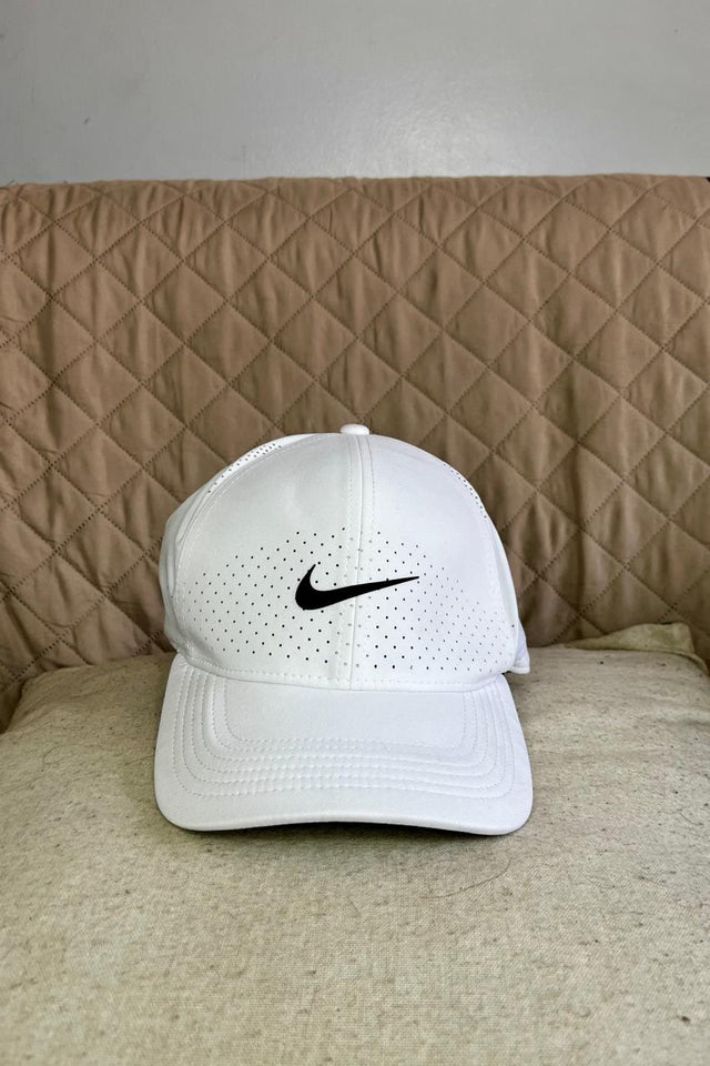 NIKE Gorra Blanca Unisex